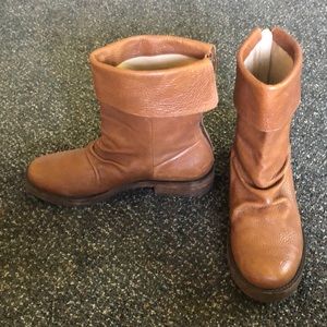 Eddie Bauer Cuffed Ankle Boots with box